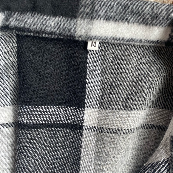 Shacket - Picture 4 of 4